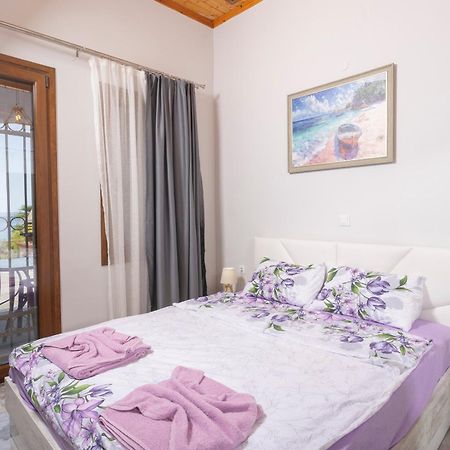 Villa Helga Exotic 페프코초리 외부 사진