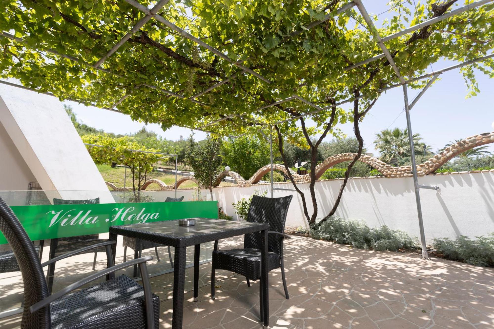 Villa Helga Exotic 페프코초리 외부 사진